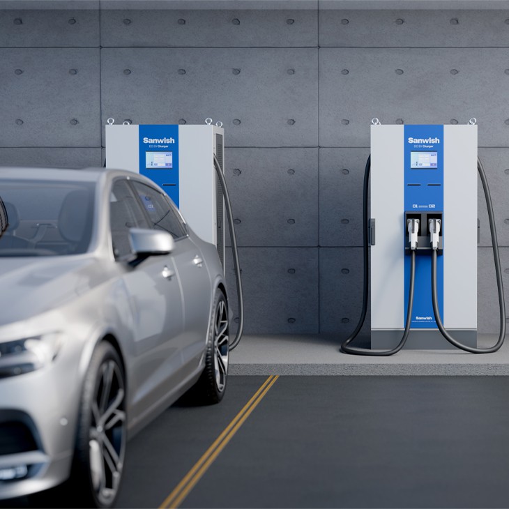 Dc Fast Charger With A Ccs Plug